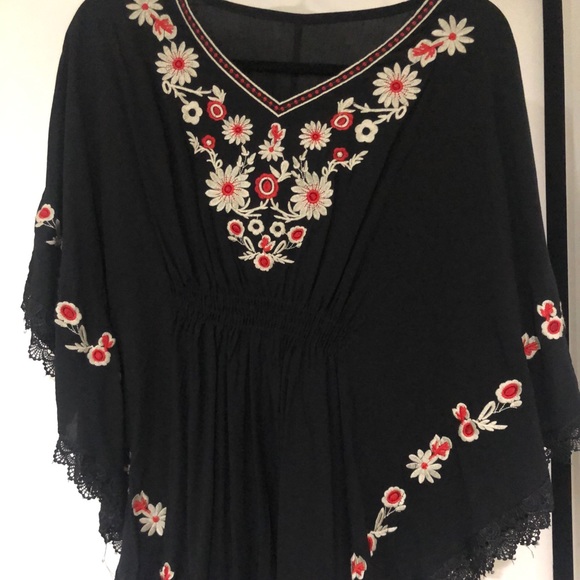 Dresses & Skirts - Cover up dress or longer shirt !